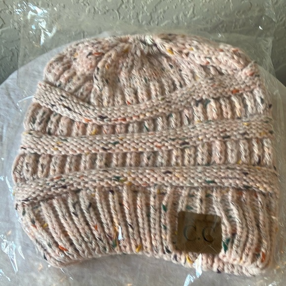 CC: Pink Knit Beanie- Hole for Bun/Ponytail- Winter - Picture 1 of 14